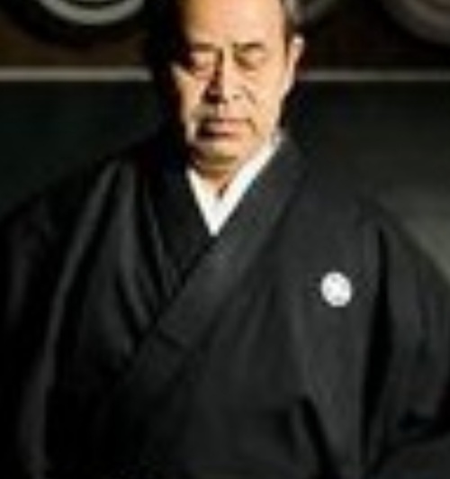 ふくろうの鑑定士と名乗る男性かなとりほうじゅ