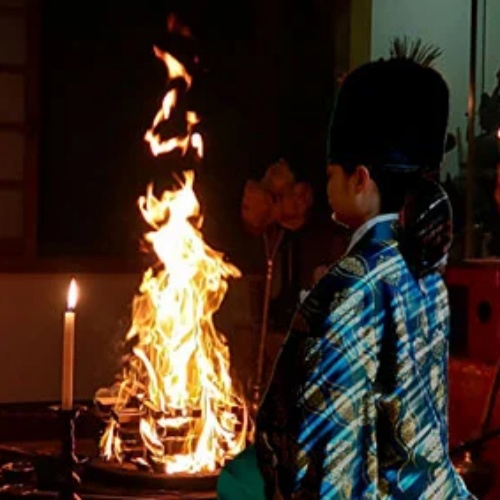 天啓祉易の鑑定師と名乗る女性式部紀御子