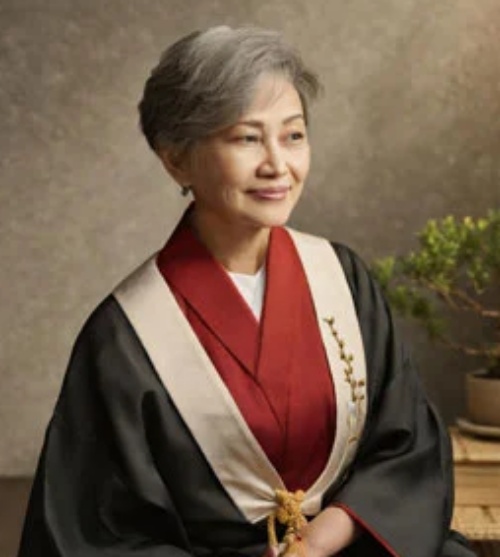 まんぷくの鑑定士と名乗る女性てんりゅうれいこ