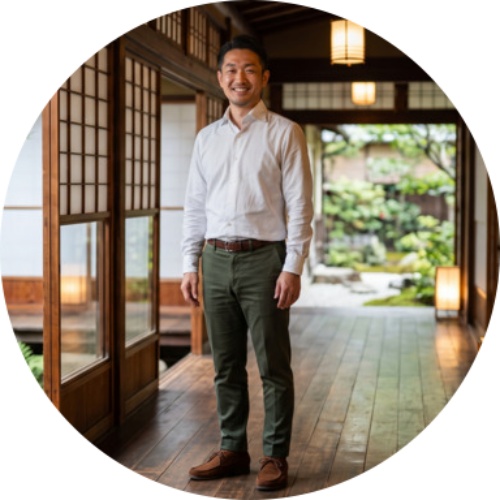 ARROWの鑑定師を名乗る男性花京院
