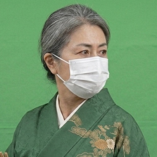 開眼堂の鑑定師を名乗る女性ミズキ