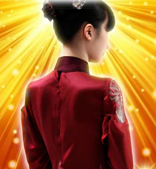 福の花の鑑定師を名乗る女性王麗華