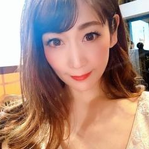 garnetの鑑定師を名乗る女性真木ひとみ