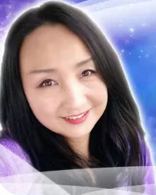 星の子占いの鑑定師を名乗る女性松島梓